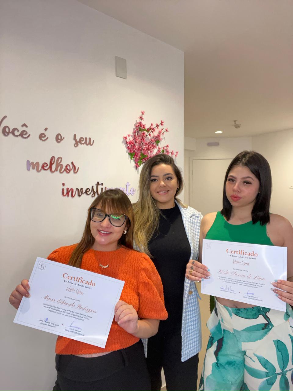 Alunas formadas com certificado - Studio Joyce Alencar